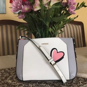 Guess cross body’s bag
